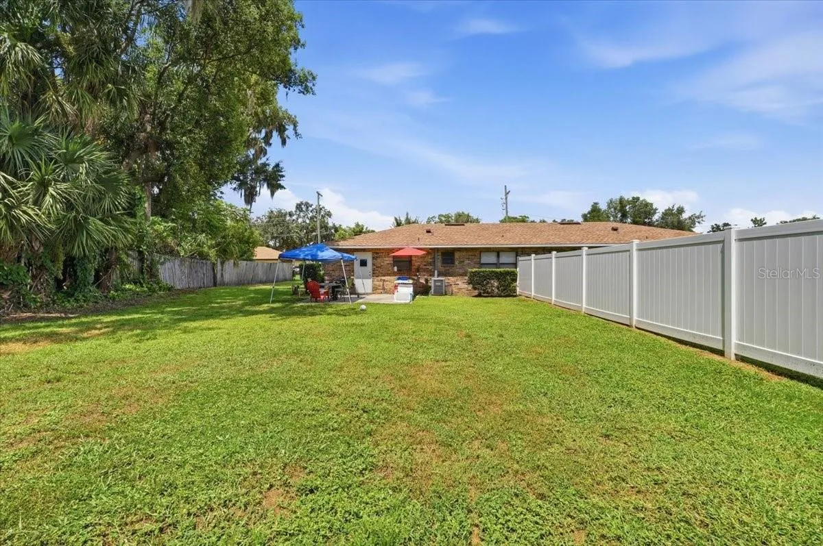 unit 745 back yd w/ privacy