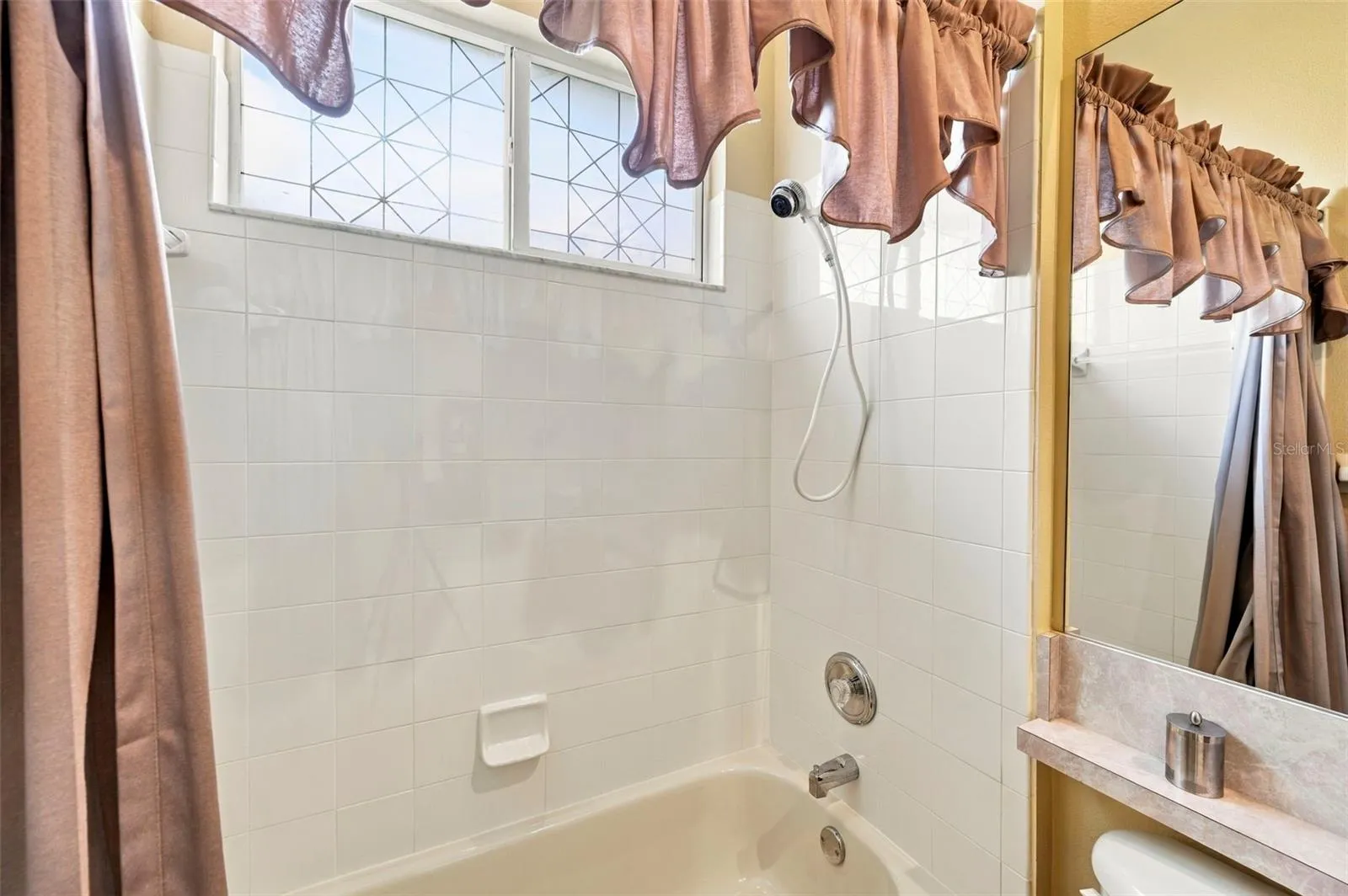 Full Bath 2