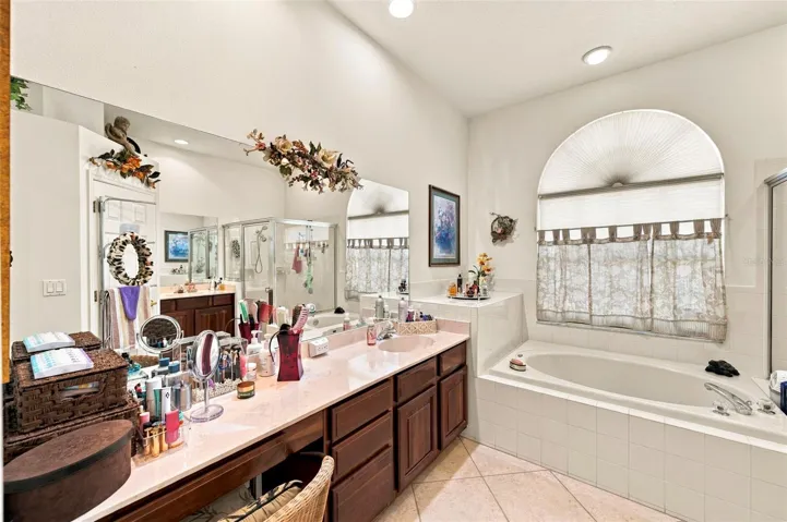 Ensuite - Garden tub and sep shower