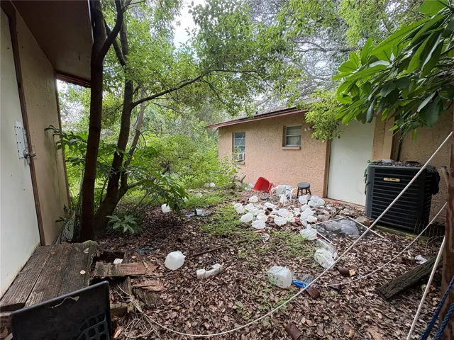 REAR FENCED YARD