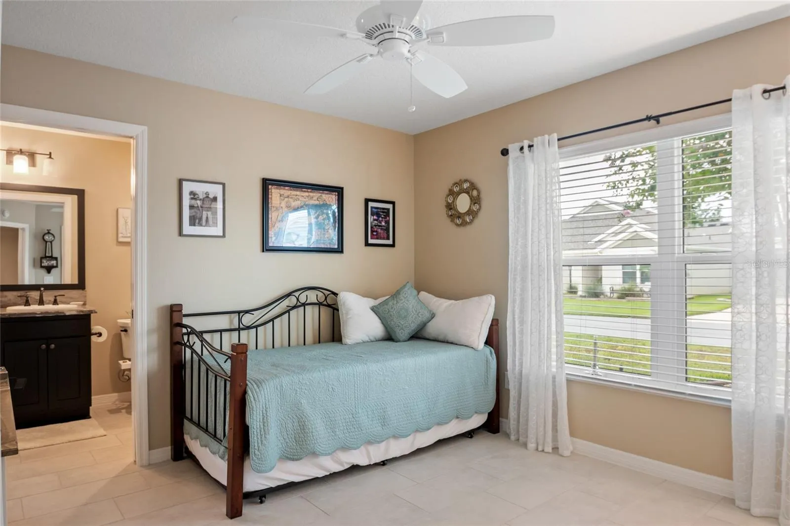 Guest bedroom with Jack N' Jill Bathroom