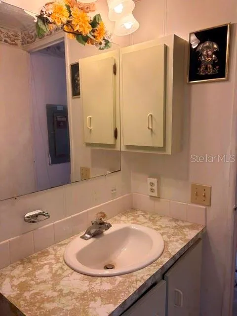MASTER BATH WITH SHOWER