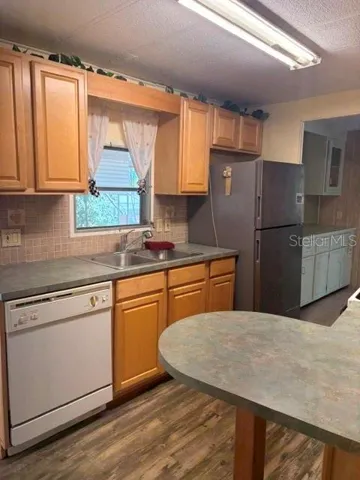 KITCHEN VIEW 2