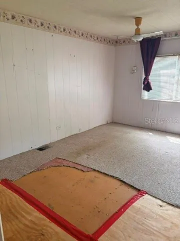 MASTER BEDROOMFLOORS IN NEED OF REPAIR