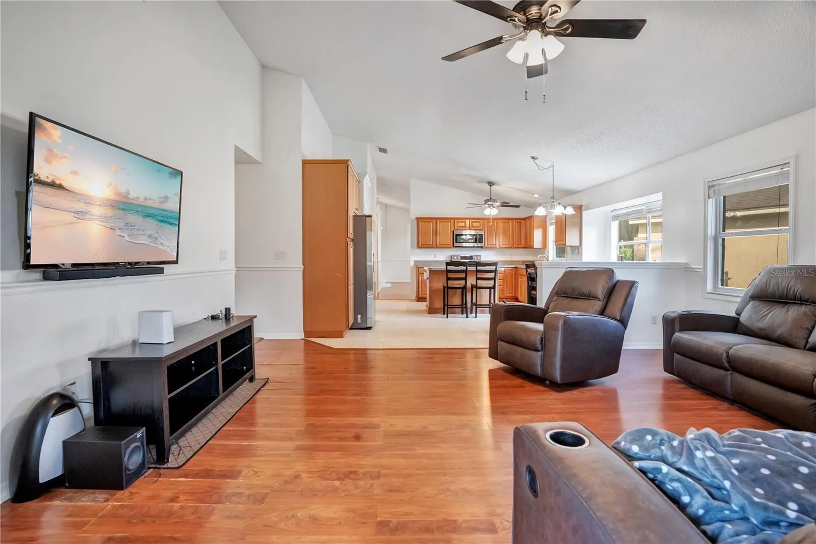 family room from screened patio
