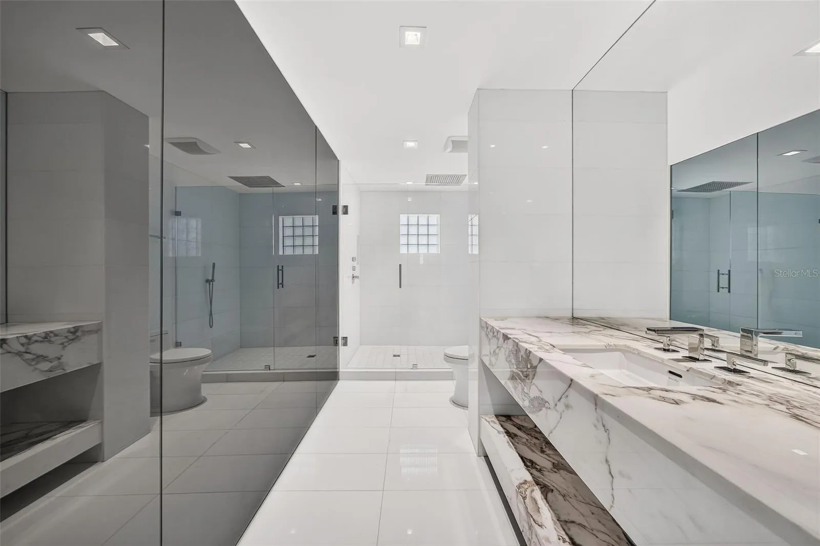 Primary En-Suite Bathroom