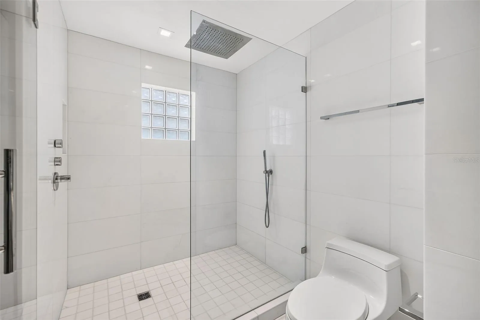 Primary En-Suite Bathroom