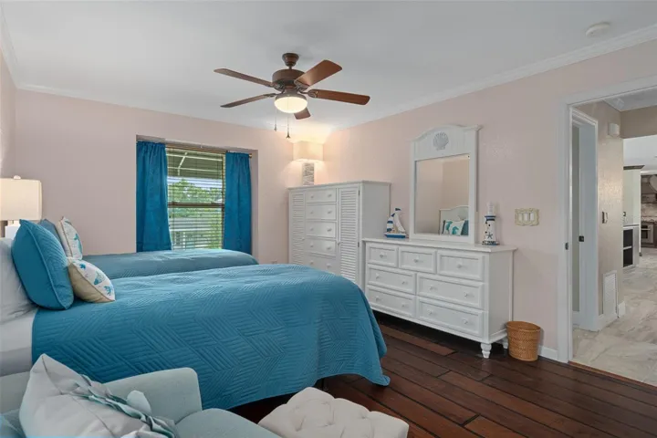 Guest bedroom