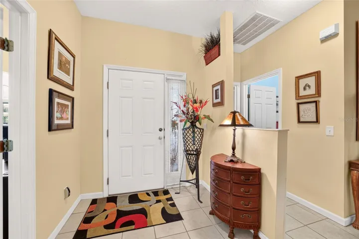 Spacious entryway