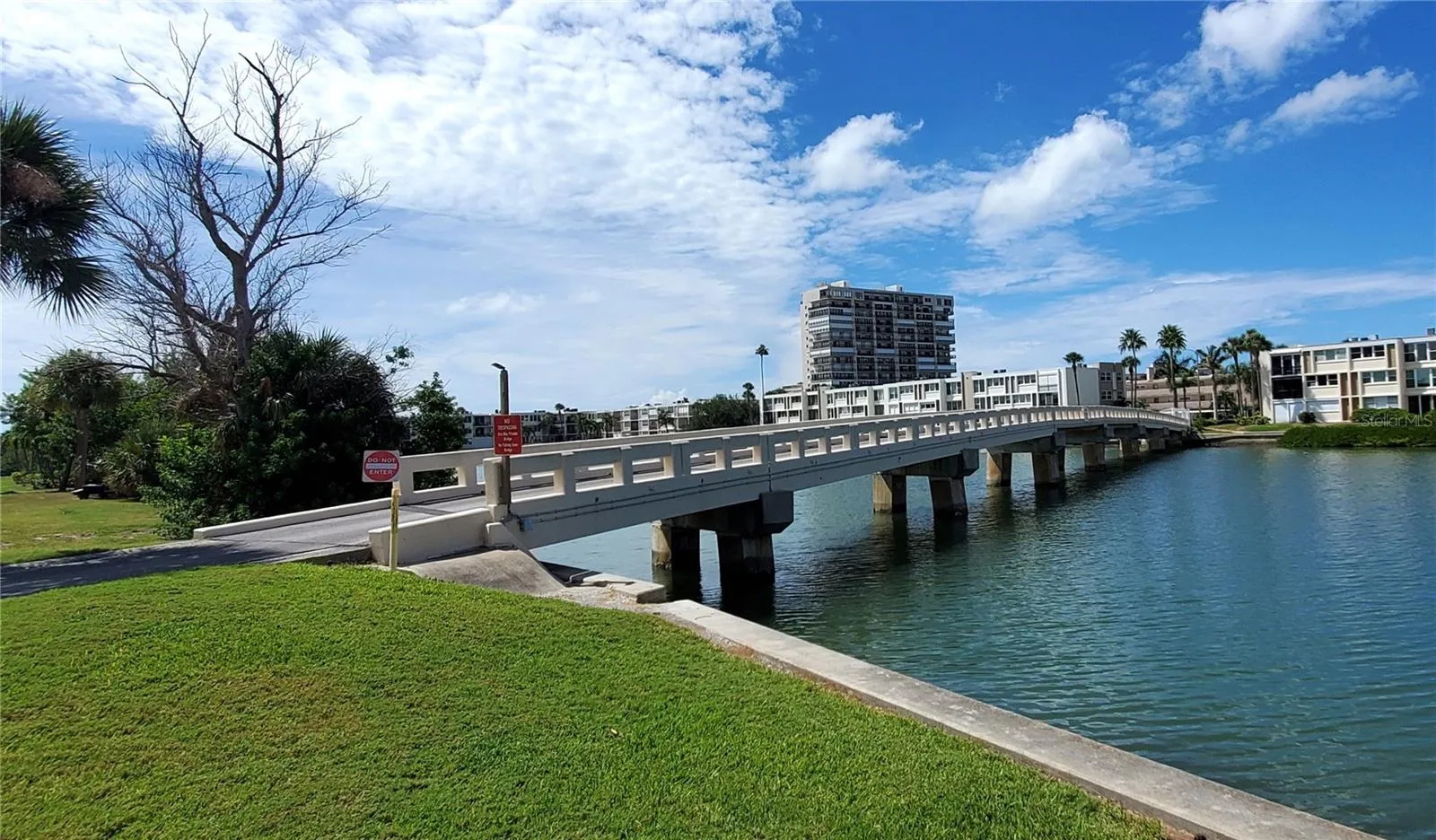 Bay Island's private one-way rear exit bridge to Pasadena Ave