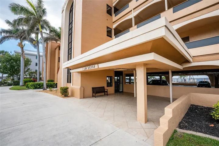 FRONT ENTRY PORTICO