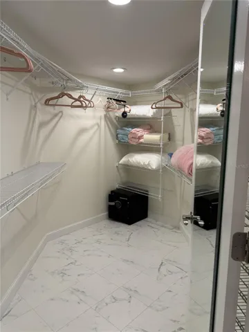 LARGE WALK IN CLOSET IN PRIMARY
