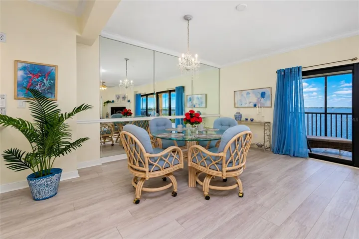 MIRROR ACCENT WALL REFLECTS THE VIEWAS!