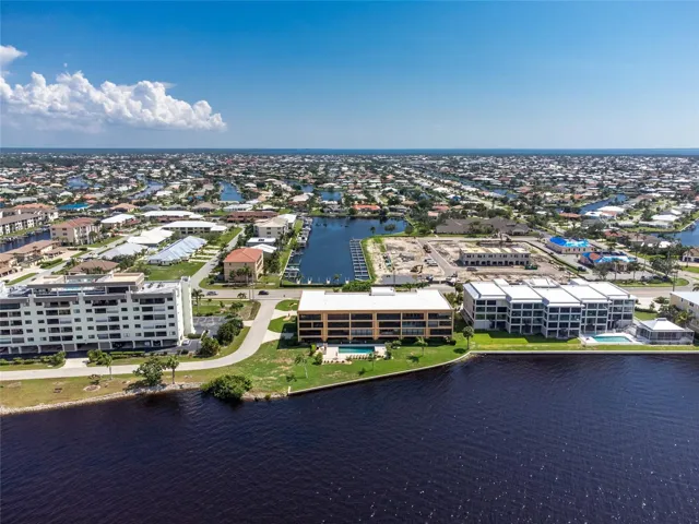 OVERLOOKING BEAUTIFUL CHARLOTTE HARBOR!