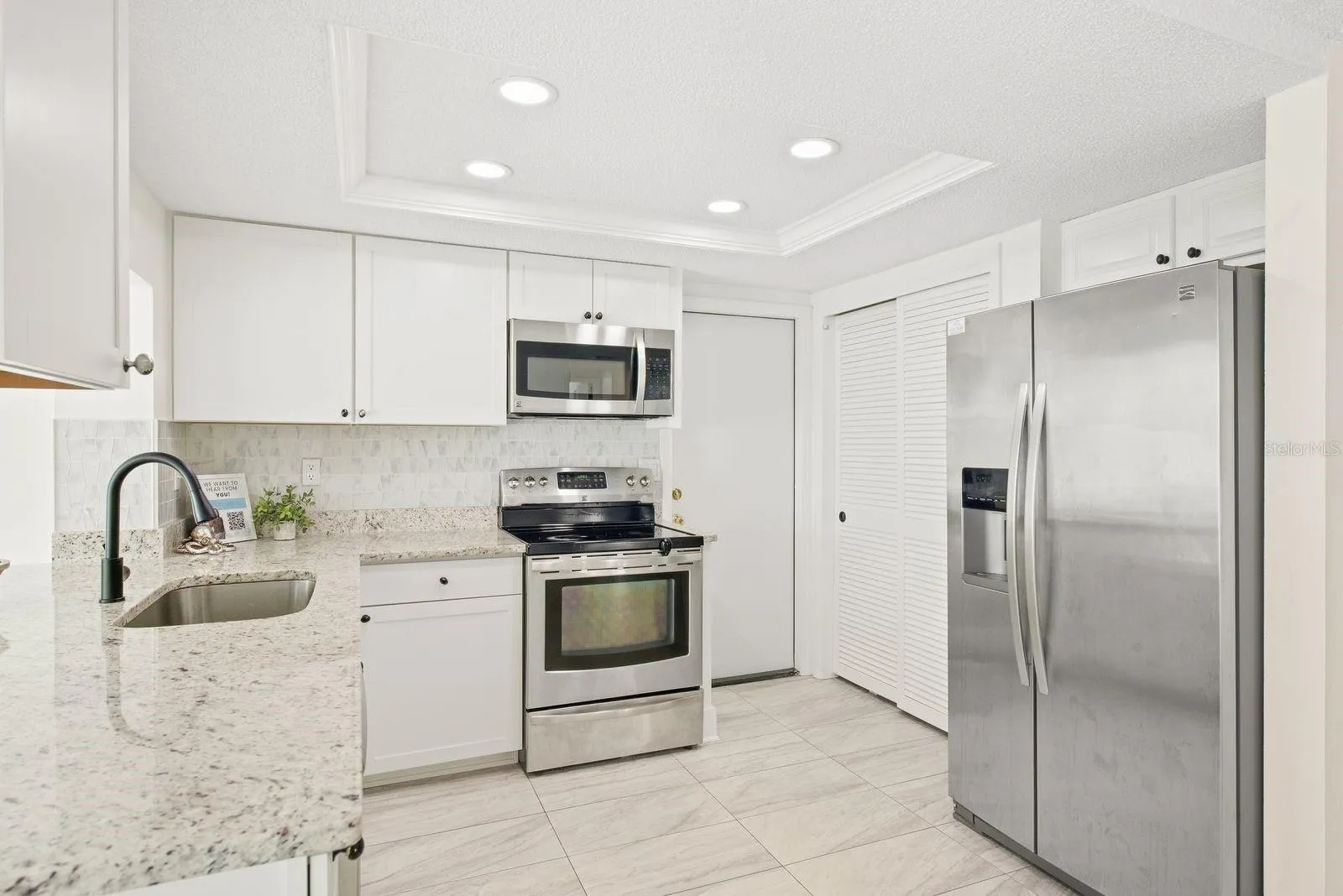 UPDATED KITCHEN W/PANTRY