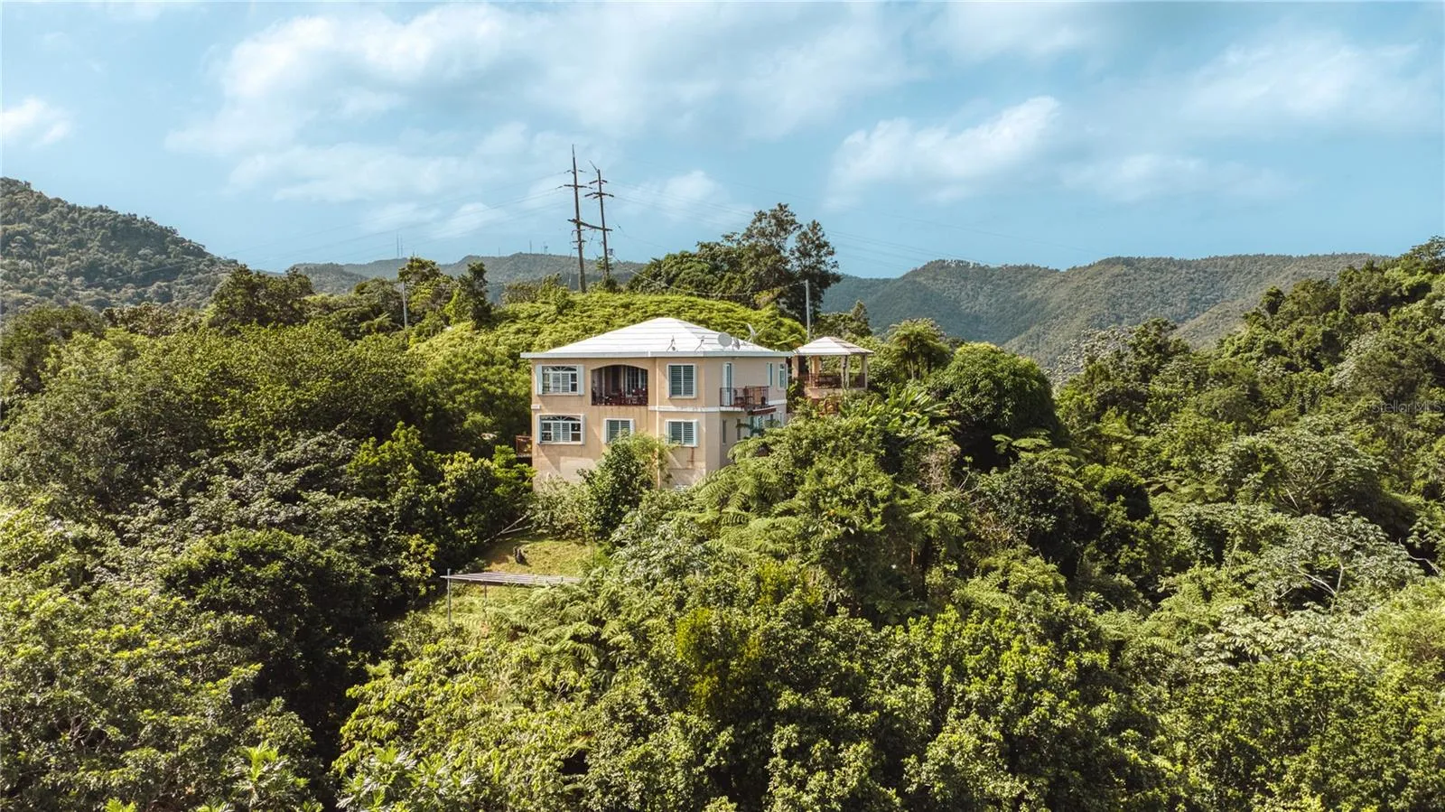 Aerial, Casa Principal