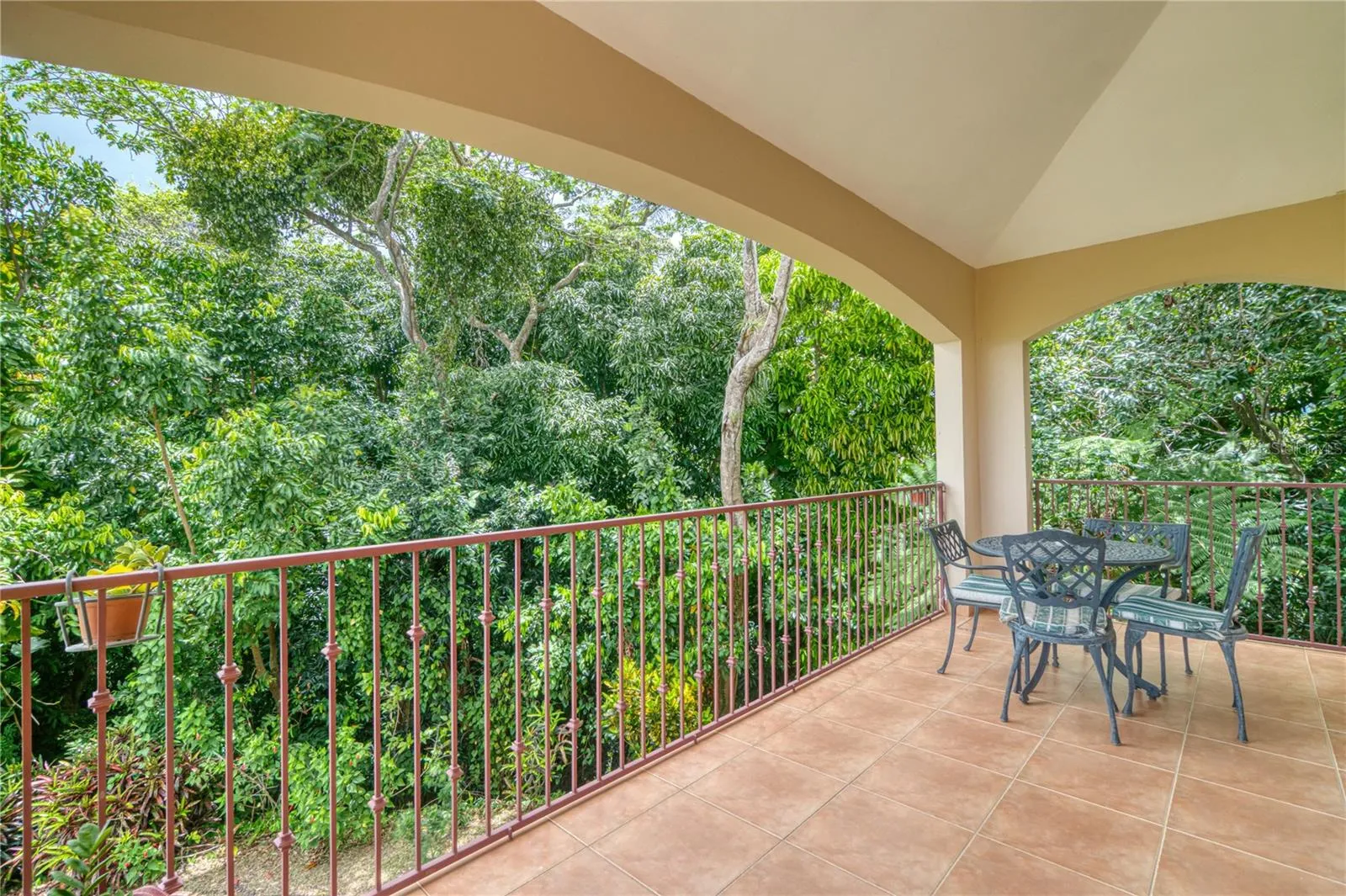 Guest House 1 Porch