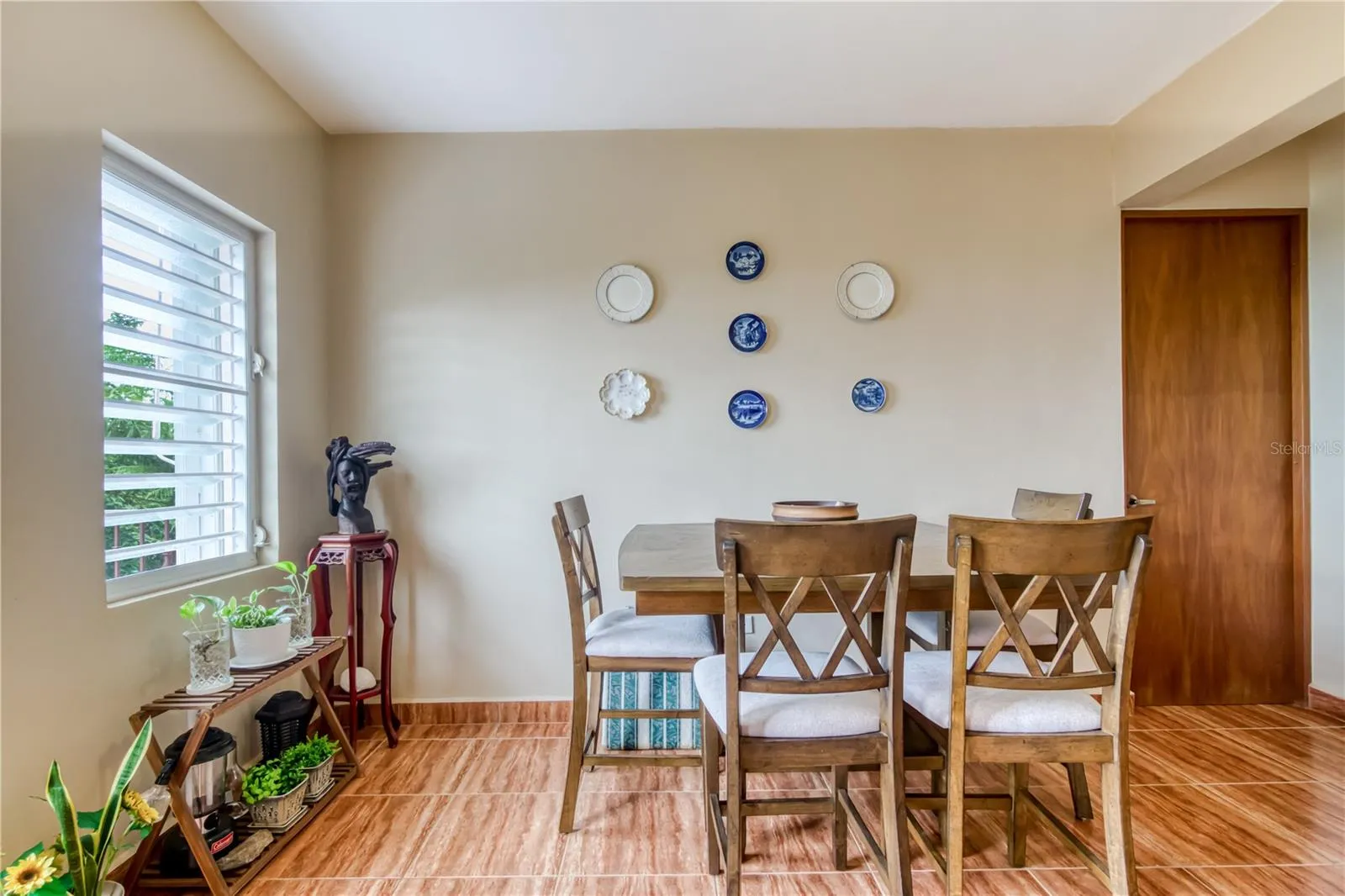 Guest Dining