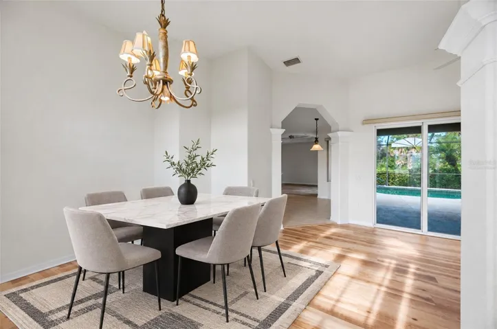 Virtually staged - Dining room