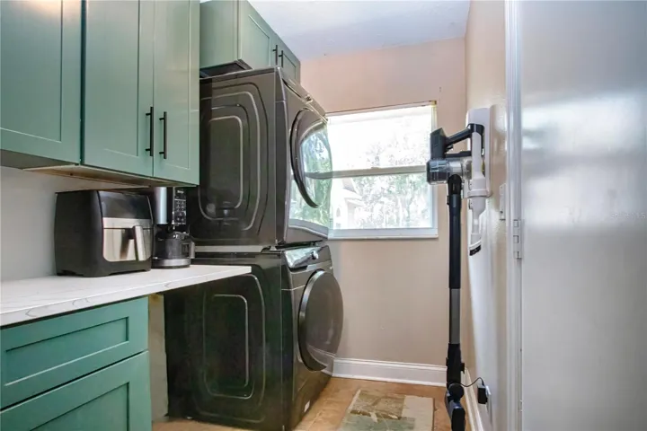 Laundry room with sink
