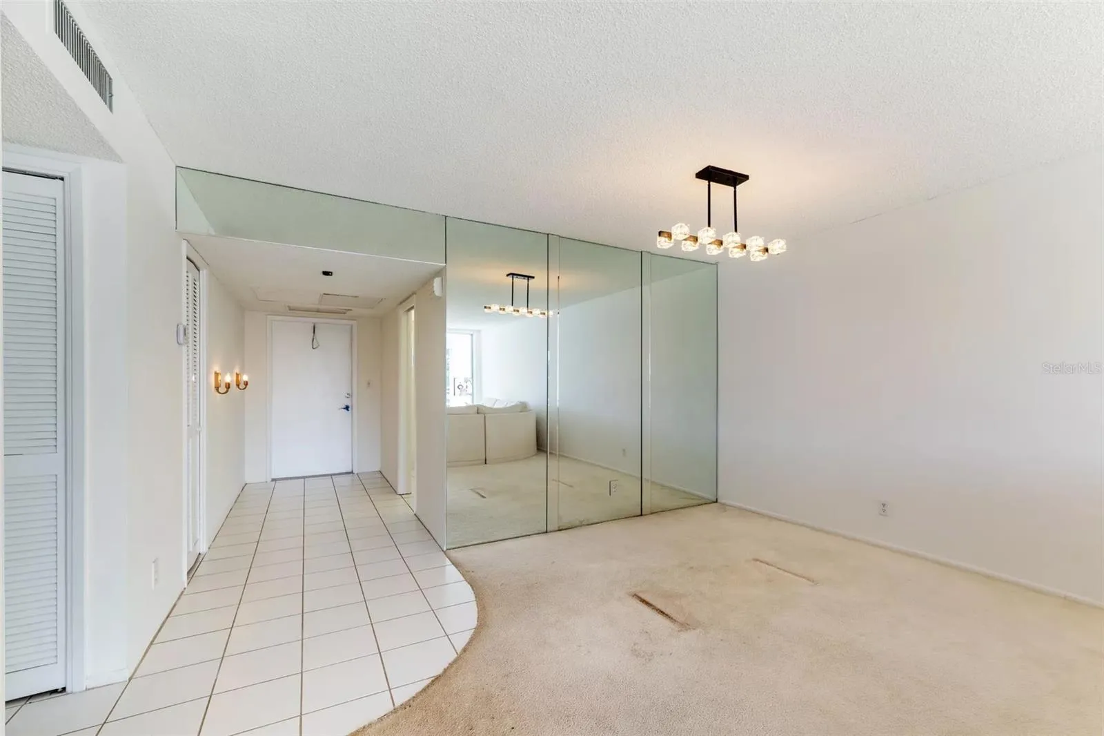 Dining &amp; Foyer