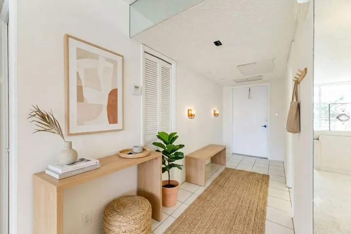 Virtually Staged - Foyer