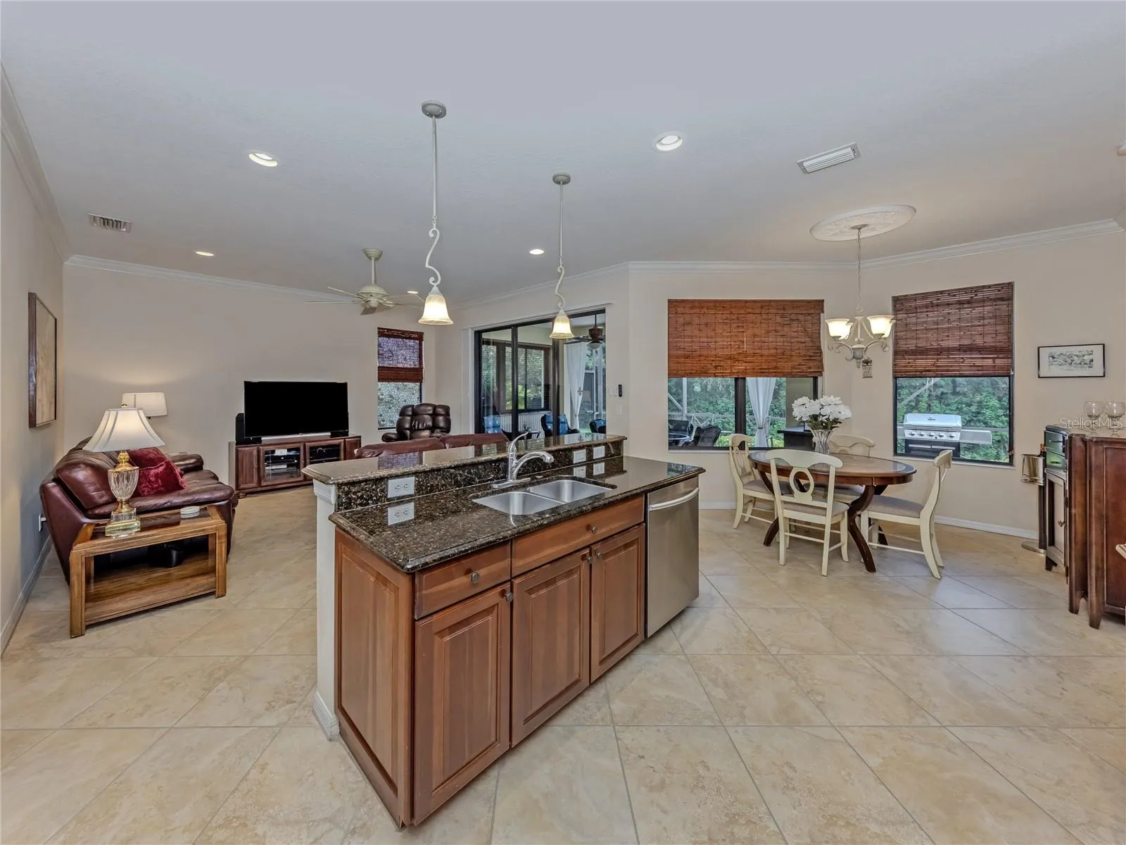 Kitchen with dual sinks