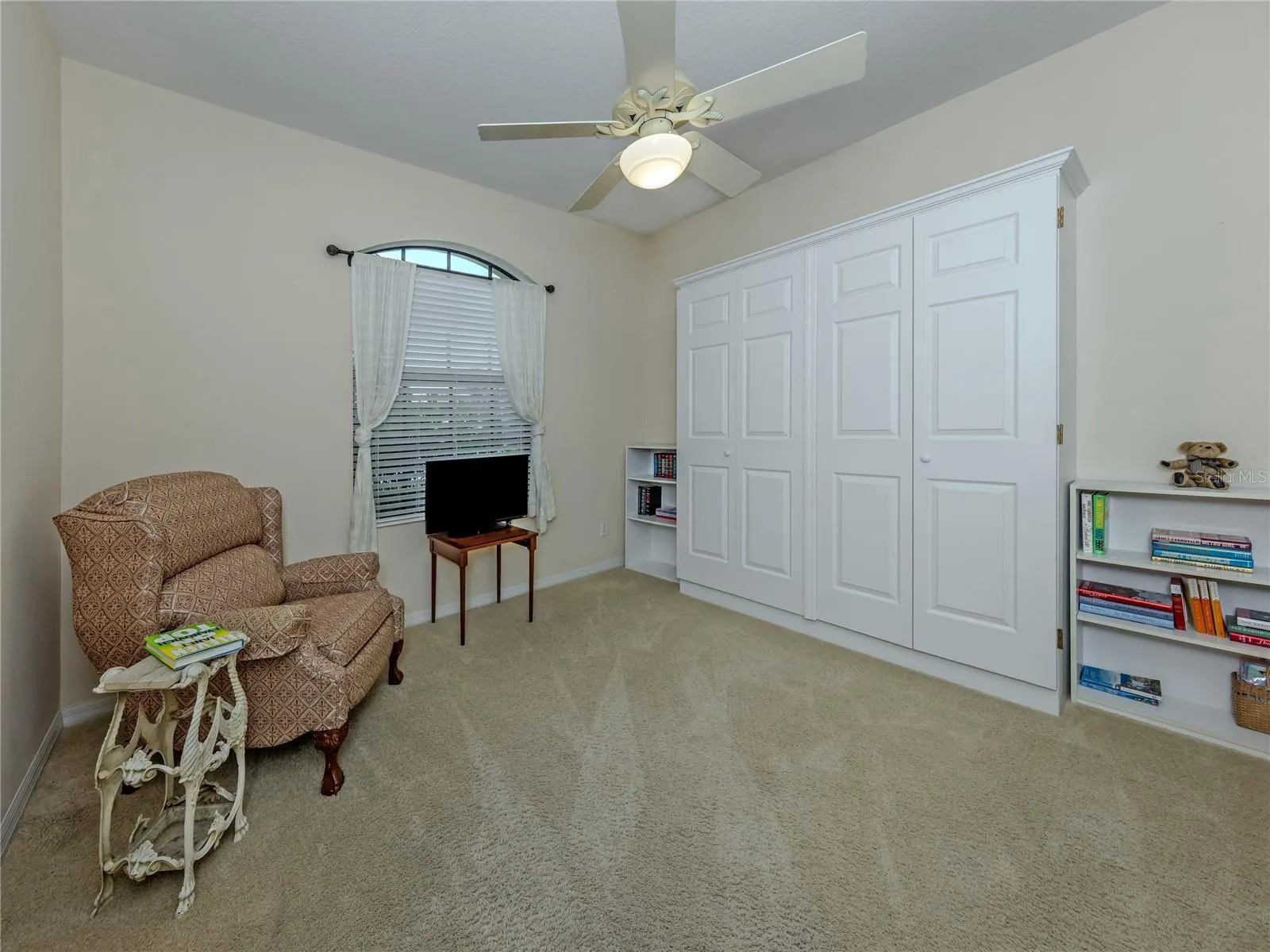 2nd Bedroom with Murphy Bed, great for saving space