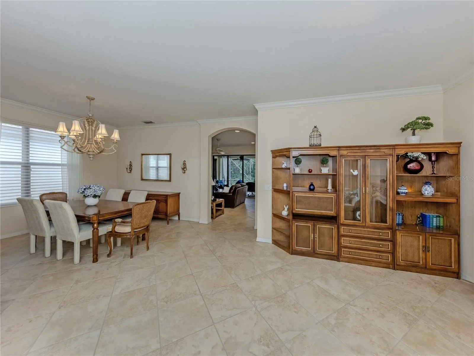 Nice Open floor plan