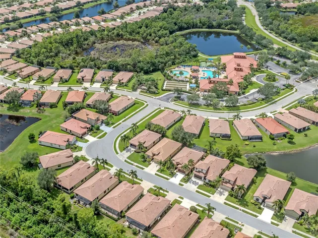Walking distance to the clubhouse