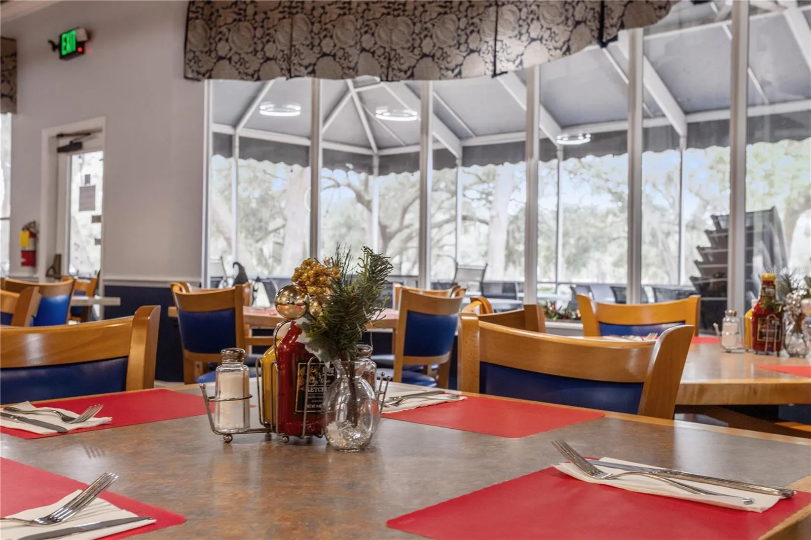 The Oaks on site restaraunt