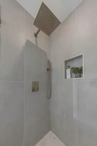 Private In Law Suite - Bathroom