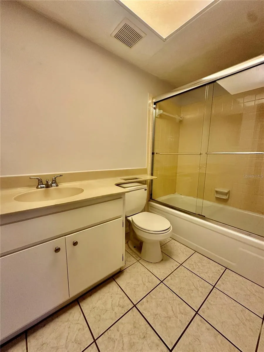 2nd Bathroom