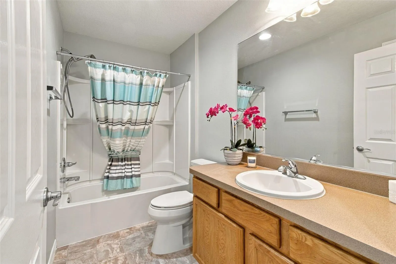 2nd bathroom