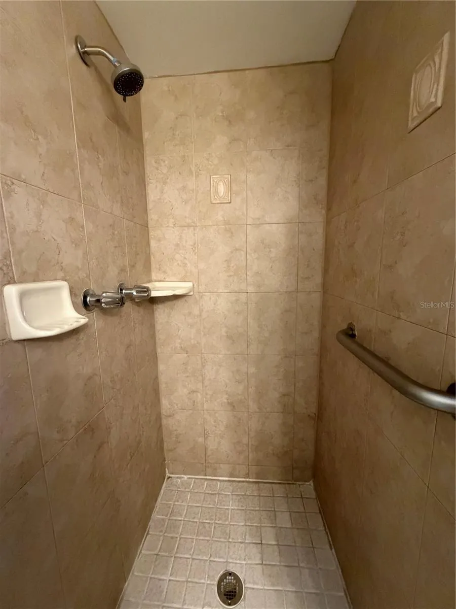 Primary stand up shower