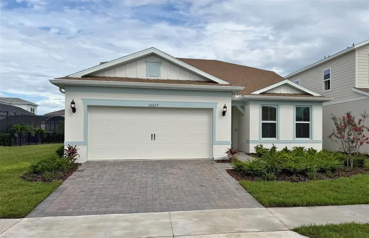 Actual home photo. Colors, finishes, textures and options may appear differently in person due to variations in monitors and viewing devices.