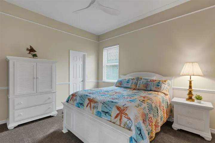 2nd bedroom  has a walk in closet
