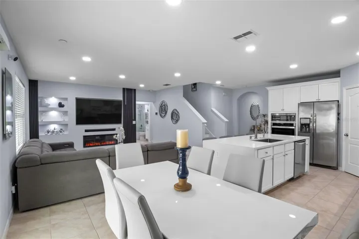Dining/Living room