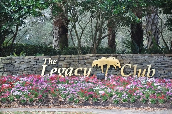 Enjoy the opportunity to join The Legacy Club and play the Tom Fazio-designed championship course that winds beautifully through the Alaqua Lakes community.