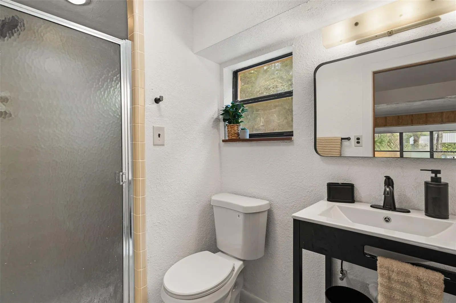 full bathroom downstairs on main level