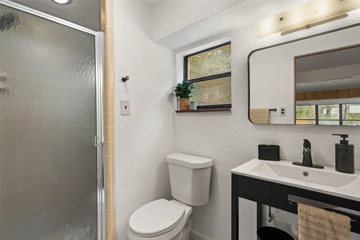 full bathroom downstairs on main level