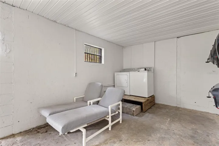 additional washer/dryer downstairs on main level