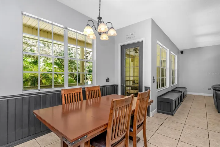 Eat in kitchen
