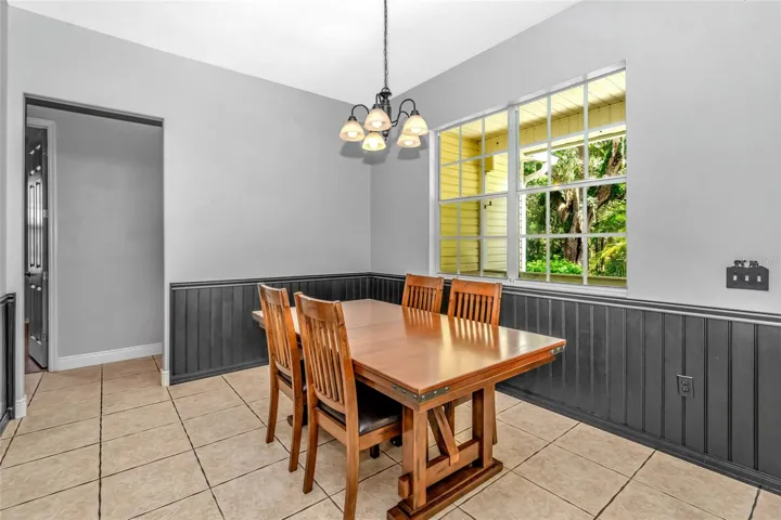 Eat in kitchen