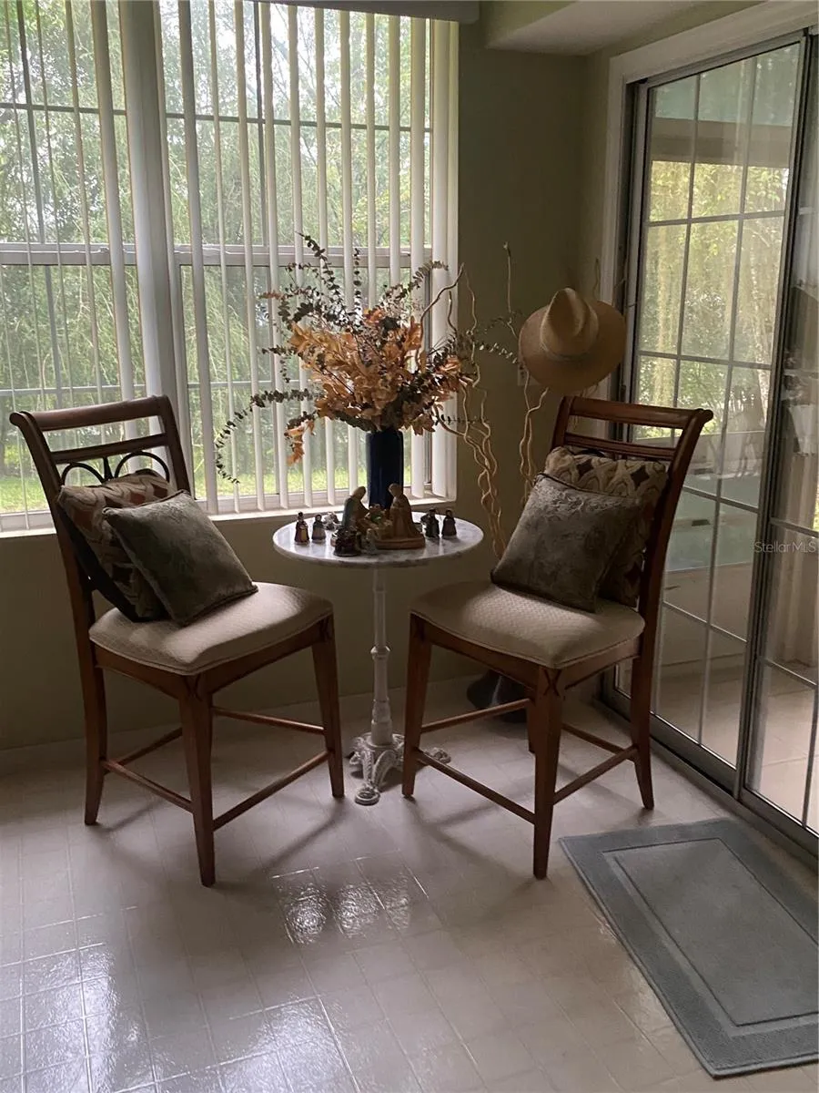 Sitting area near the kitchen area