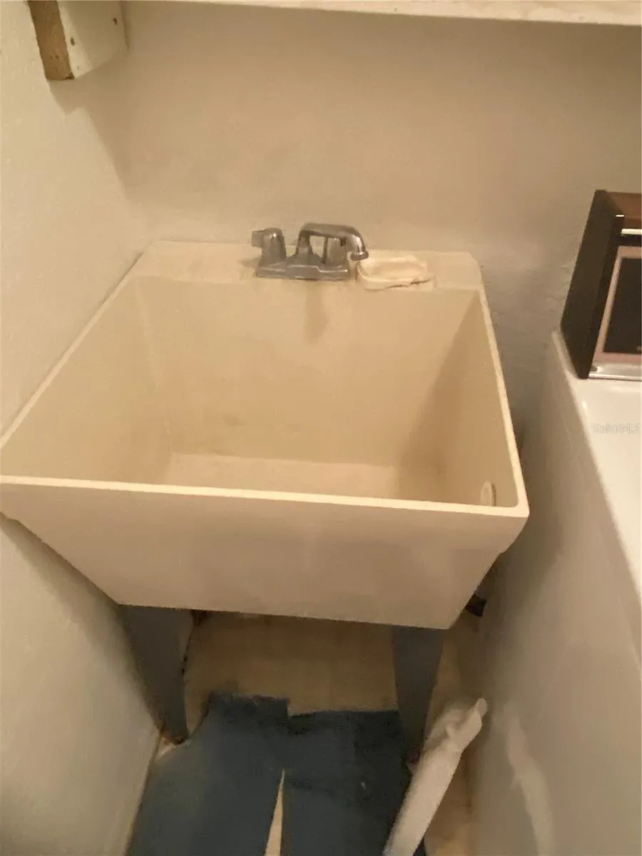 Ultility tub in the laundry room.