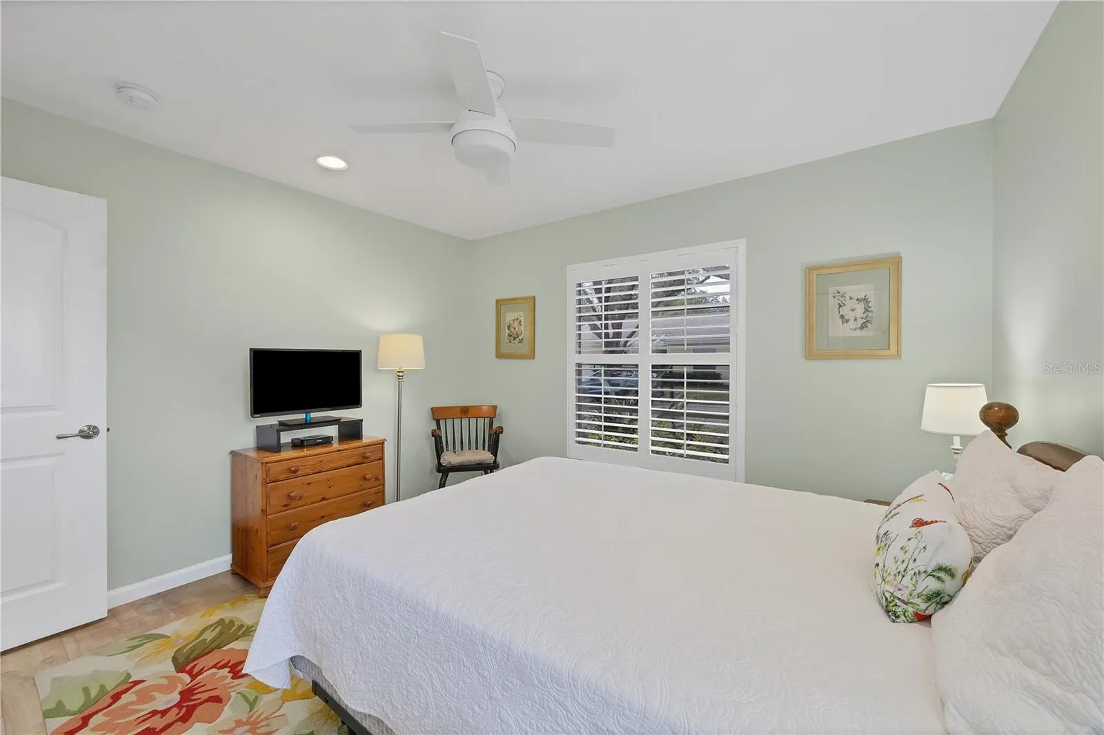Secondary bedroom