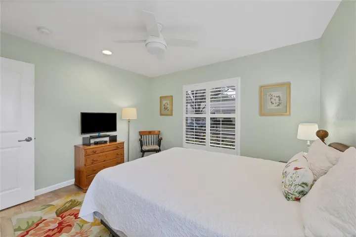 Secondary bedroom
