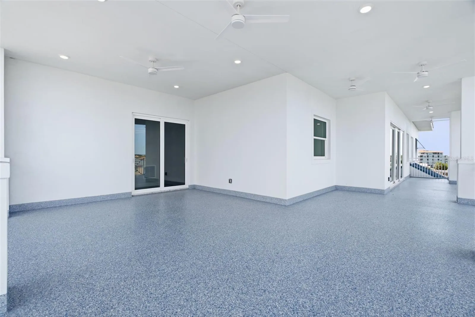 Balcony on Intracoastal Waterway