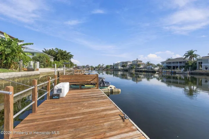 Floating dock